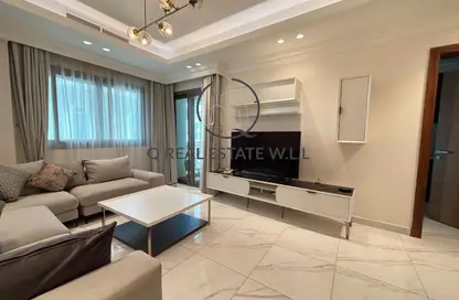 Apartment - 2 Bedrooms - 3 Bathrooms for rent in Floresta Gardens - The Pearl Island - Doha