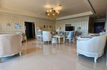 Apartment - 2 Bedrooms - 3 Bathrooms for sale in East Porto Drive - Porto Arabia - The Pearl Island - Doha Apartment - 2 Bedrooms - 3 Bathrooms for sale in East Porto Drive - Porto Arabia - The Pearl Island - Doha