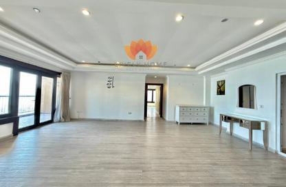 Apartment - 2 Bedrooms - 2 Bathrooms for rent in East Porto Drive - Porto Arabia - The Pearl Island - Doha
