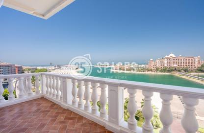 Apartment - 1 Bedroom - 2 Bathrooms for sale in Carnaval - Qanat Quartier - The Pearl Island - Doha