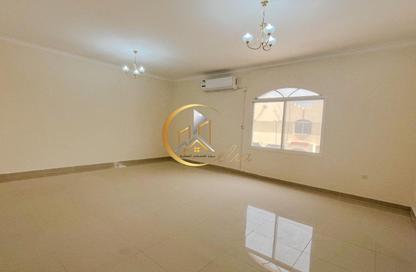 مجمع سكني - 4 غرف نوم - 3 حمامات للايجار في شارع المطار القديم - طريق المطار القديم - الدوحة