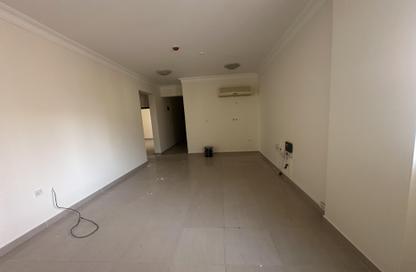 Apartment - 2 Bedrooms - 2 Bathrooms for rent in Umm Ghuwalina - Umm Ghuwailina - Doha