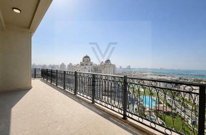 Penthouse - 3 Bedrooms - 5 Bathrooms for rent in Floresta Gardens - Floresta Gardens - The Pearl Island - Doha