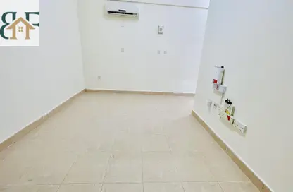 Apartment - 2 Bedrooms - 2 Bathrooms for rent in Al Aqaria Tower - Old Salata - Salata - Doha