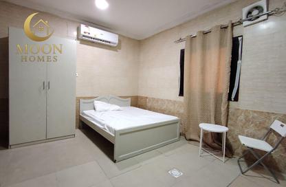 Apartment - Studio - 1 Bathroom for rent in Umm Ghuwailina 4 - Umm Ghuwailina - Doha