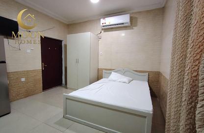 Apartment - Studio - 1 Bathroom for rent in Umm Ghuwailina 4 - Umm Ghuwailina - Doha