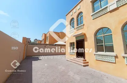 Villa - 5 Bedrooms - 5 Bathrooms for rent in Umm Al Seneem Street - Ain Khaled - Doha