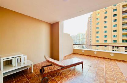Apartment - 1 Bedroom - 2 Bathrooms for rent in East Porto Drive - Porto Arabia - The Pearl Island - Doha