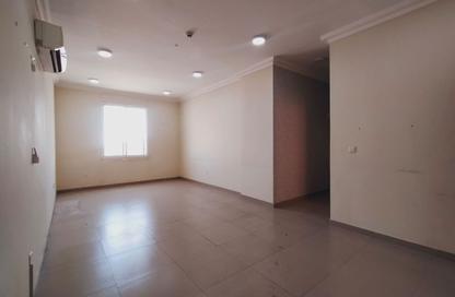Apartment - 3 - 3 for rent in Madinat Khalifa Building 58 - Madinat Khalifa South - Madinat Khalifa - Doha