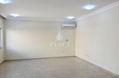 Villa - 5 Bedrooms - 5 Bathrooms for rent in Umm Salal Ali - Umm Salal Ali - Doha