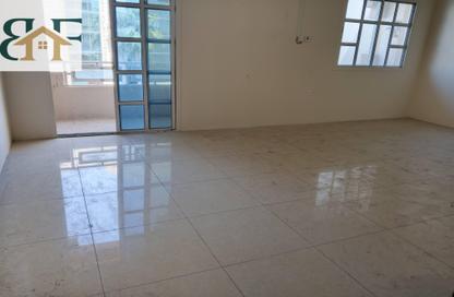 Apartment - 3 Bedrooms - 2 Bathrooms for rent in Bin Omran - Fereej Bin Omran - Doha