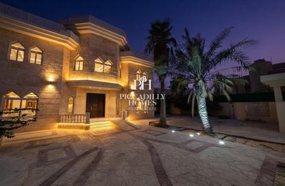 Villa - 4 Bedrooms - 7 Bathrooms for rent in Onaiza Street - Diplomatic Area - Doha