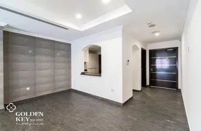 Apartment - 1 Bedroom - 2 Bathrooms for rent in West Porto Drive - Porto Arabia - The Pearl Island - Doha