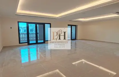 Apartment - 2 Bedrooms - 3 Bathrooms for rent in Porto Arabia - The Pearl Island - Doha