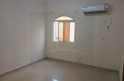 Apartment - 3 Bedrooms - 3 Bathrooms for rent in Thabit Bin Zaid Street - Al Mansoura - Doha