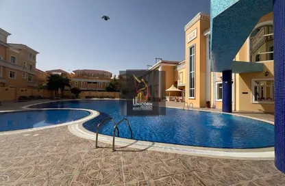 Compound - 4 Bedrooms - 5 Bathrooms for rent in Bu Hamour Street - Abu Hamour - Doha