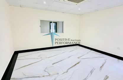 Apartment - 2 Bedrooms - 2 Bathrooms for rent in Al Mansoura - Al Mansoura - Doha
