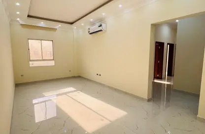 شقة - 3 غرف نوم - 3 حمامات للايجار في فريج بن عمران - الدوحة