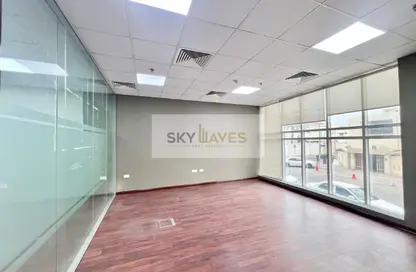 مساحات مكتبية - 3 غرف نوم - 2 حمامات للايجار في برج المنا - الطريق الدائري الثالث - السد - الدوحة