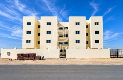 Labor Camp - Studio - 7+ Bathrooms for rent in Al Kheesa - Al Kheesa - Umm Salal Mohammed