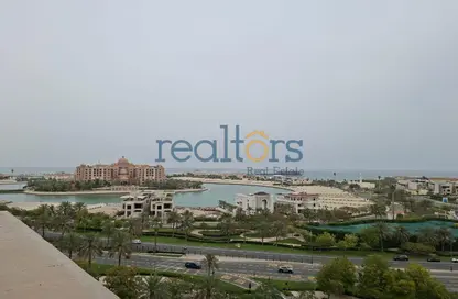 Apartment - 2 Bedrooms - 3 Bathrooms for sale in Tower 19 - Porto Arabia - The Pearl Island - Doha