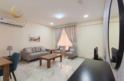Apartment - 1 Bedroom - 2 Bathrooms for rent in Umm Ghuwailina 4 - Umm Ghuwailina - Doha