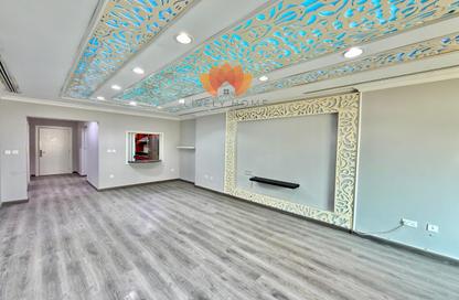 Apartment - 2 Bedrooms - 3 Bathrooms for rent in East Porto Drive - Porto Arabia - The Pearl Island - Doha