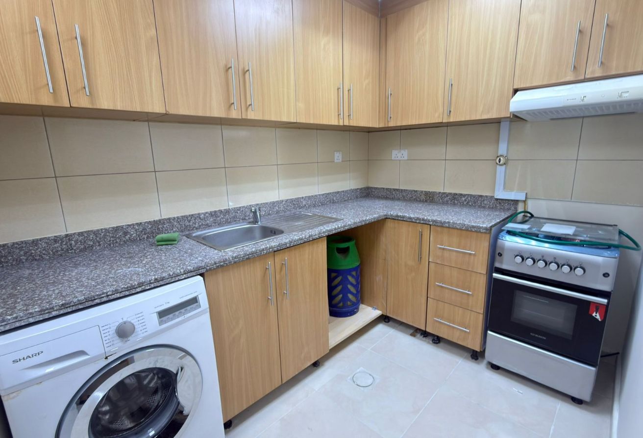 ELEGANT 1BEDROOM FULLY FURNISHED WITH BALCONY thumbnail 6