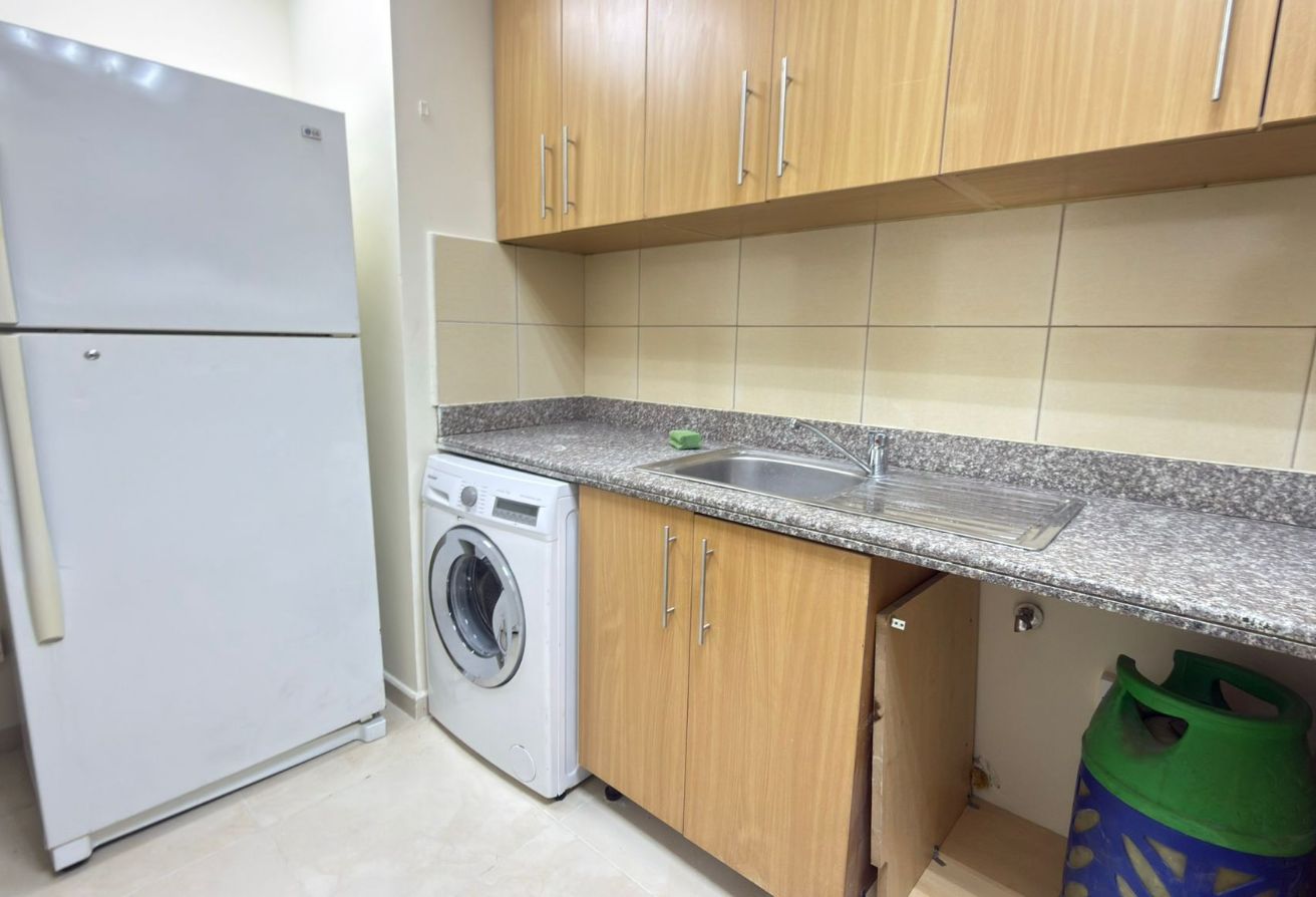 ELEGANT 1BEDROOM FULLY FURNISHED WITH BALCONY thumbnail 8