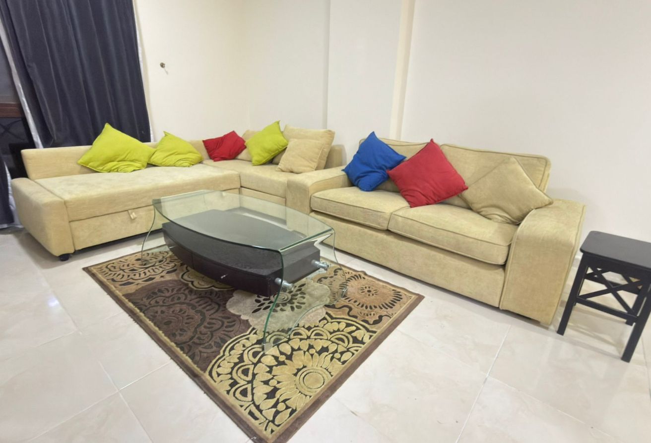 ELEGANT 1BEDROOM FULLY FURNISHED WITH BALCONY thumbnail 5