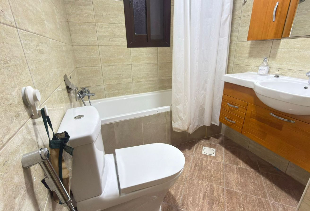 ELEGANT 1BEDROOM FULLY FURNISHED WITH BALCONY thumbnail 4