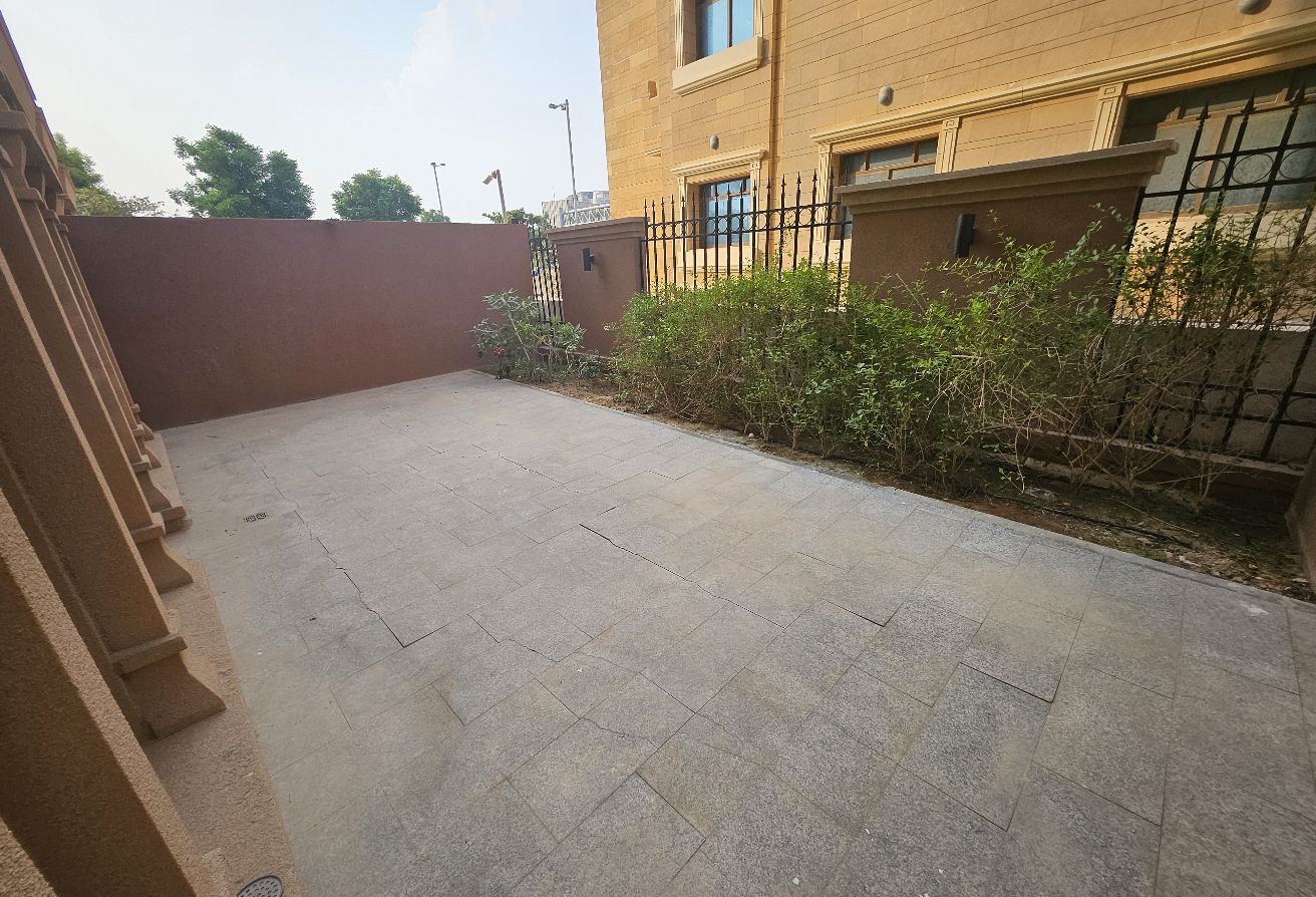 DUPLEX 4 BEDROOM FF WITH PRIVATE GARDEN thumbnail 9