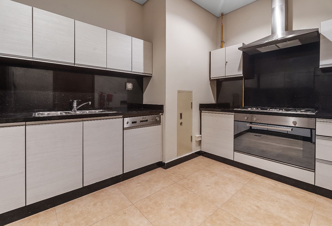 SF-3BR Penthouse | Open-Plan Design | Foxhills