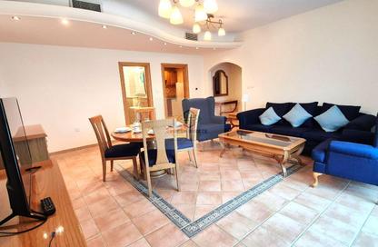 Penthouse - 2 Bedrooms - 3 Bathrooms for rent in Al Sadd Road - Al Sadd - Doha