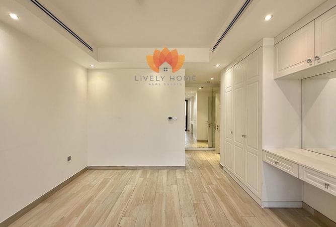 60782076 - Property Image 2