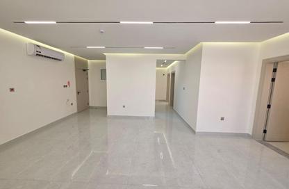 Apartment - 3 Bedrooms - 3 Bathrooms for rent in Fereej Kulaib - Doha