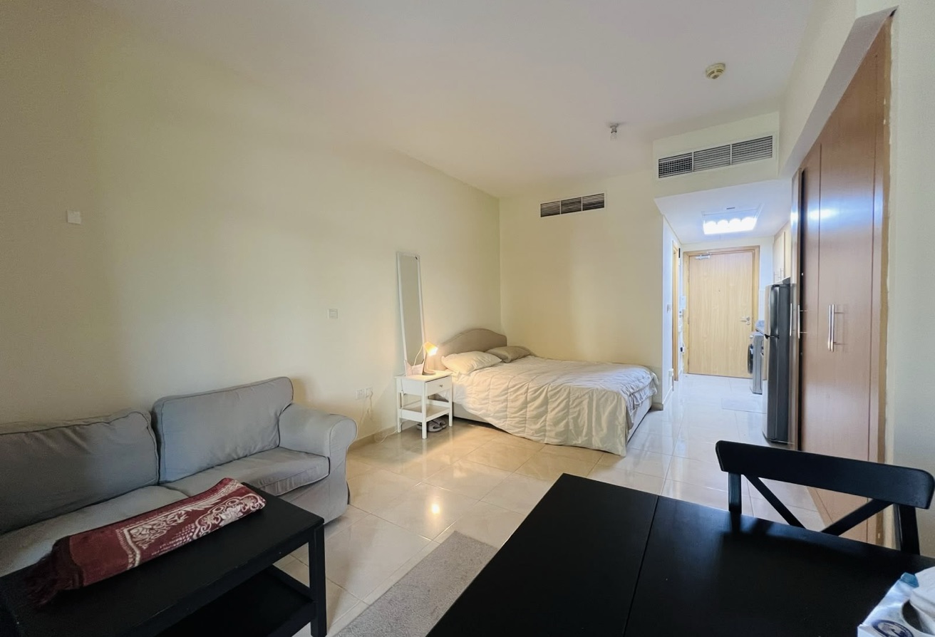 Fox Hills Furnished Studio | Balcony | Bills Inc thumbnail 2
