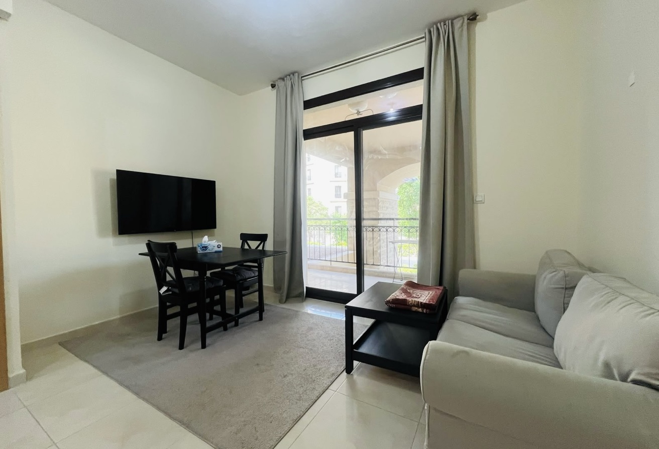 Fox Hills Furnished Studio | Balcony | Bills Inc thumbnail 7