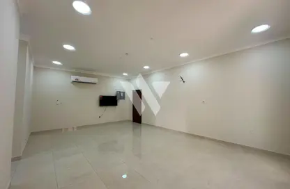 Apartment - 2 Bedrooms - 3 Bathrooms for rent in Al Nasr Street - Al Nasr - Doha Apartment - 2 Bedrooms - 3 Bathrooms for rent in Al Nasr Street - Al Nasr - Doha