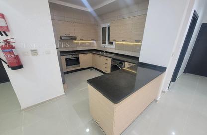 Apartment - 2 Bedrooms - 2 Bathrooms for rent in Al Nasr Street - Al Nasr - Doha