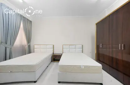 Apartment - 2 Bedrooms - 2 Bathrooms for rent in Al Mansoura - Al Mansoura - Doha