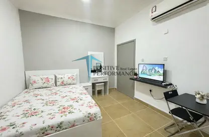 Apartment - Studio - 1 Bathroom for rent in Al Asmakh Complex - Industrial Area - Industrial Area - Doha