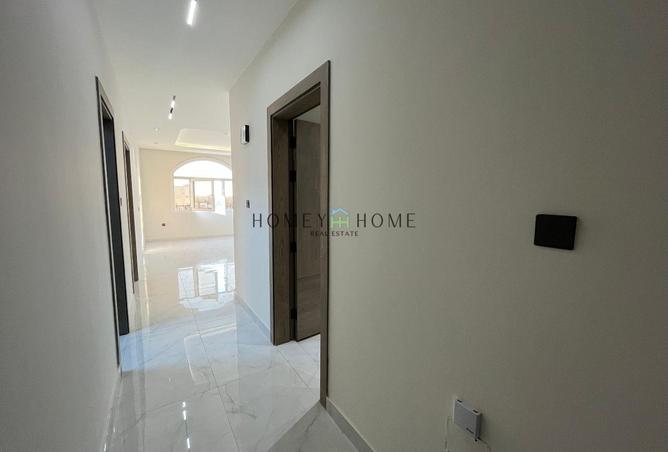 1006005 - Property Image 3