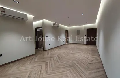Apartment - 2 Bedrooms - 3 Bathrooms for rent in Al Aziziyah - Al Aziziyah - Doha