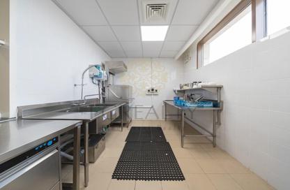 Shop - Studio - 2 Bathrooms for rent in Al Sadd - Al Sadd - Doha