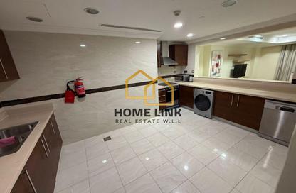 Apartment - 1 Bedroom - 2 Bathrooms for rent in West Porto Drive - Porto Arabia - The Pearl Island - Doha