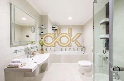 Apartment - 3 Bedrooms - 4 Bathrooms for rent in West Bay Tower - West Bay - West Bay - Doha