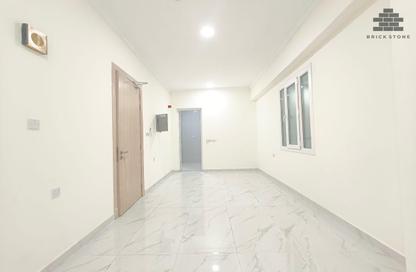 Apartment - 2 Bedrooms - 1 Bathroom for rent in Al Sadd Road - Al Sadd - Doha
