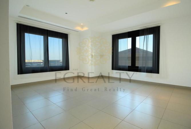 1002943 - Property Image 3