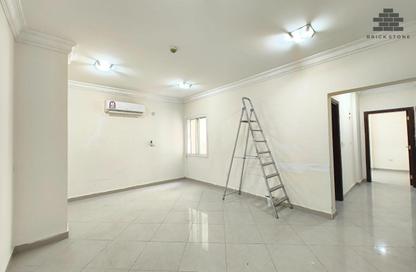 Apartment - 2 Bedrooms - 2 Bathrooms for rent in Muntazah 10 - Al Muntazah - Doha